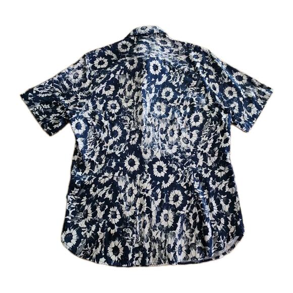 Ted BakerAibsho Short Sleeve Monochrome Floral Short Sleeve Shirt Size 4 / US L - Picture 4 of 9